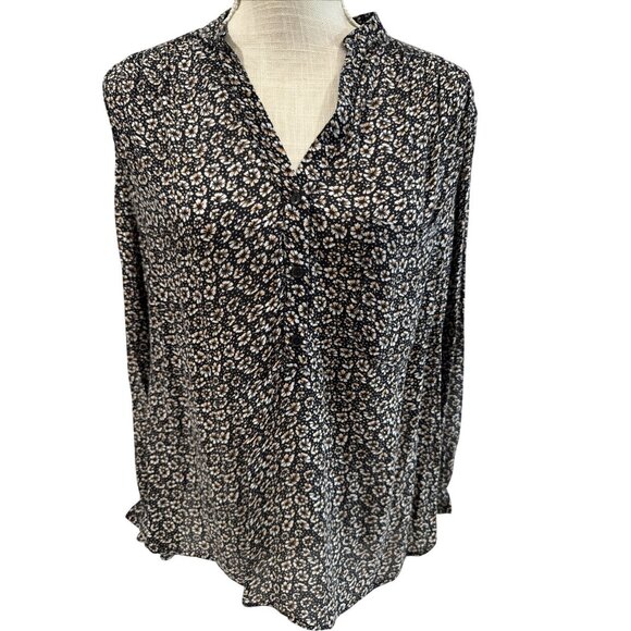 H&M Tops - H&M Womens Black & White Floral Blouse Size 14